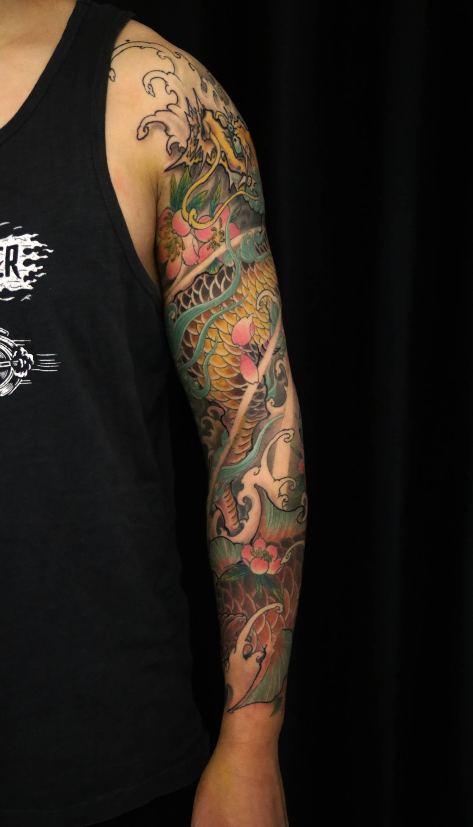 “hth官方网站”
上海纹身由龙刺青作品花臂麒麟纹身(图4)